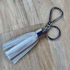 🩵NWOT Silver Faux Leather Fringe Tassle Bag Charm/Keychain